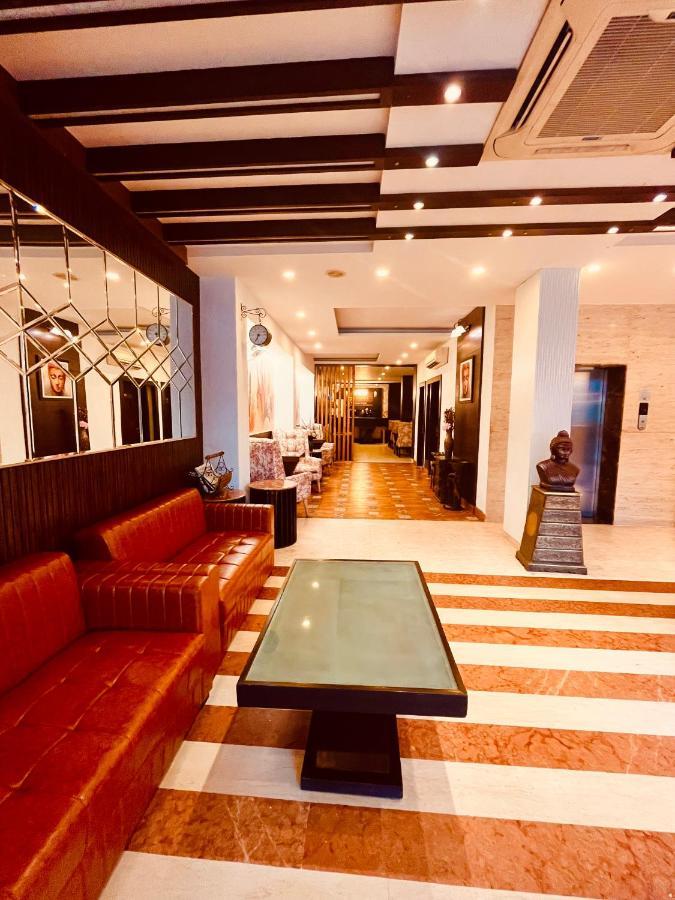 Hotel The Onix Dehradun Exterior foto