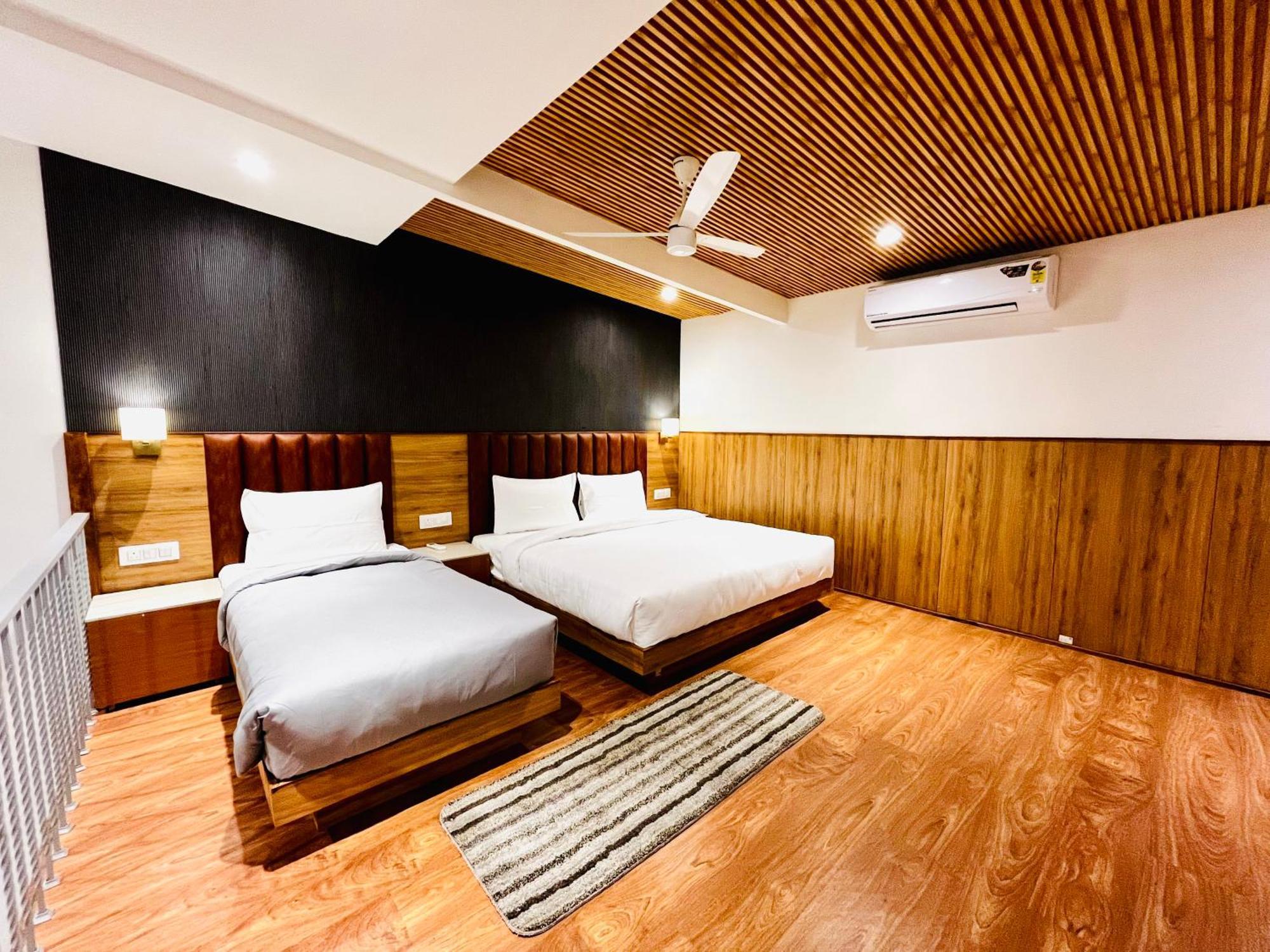 Hotel The Onix Dehradun Exterior foto